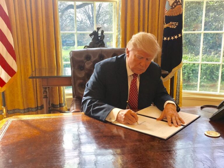 Трамп готує "пекельні санкції", ЗСУ штурмують Донеччину, а ППО росії зазнає нищівних втрат: головне за 1669-й день війни 8