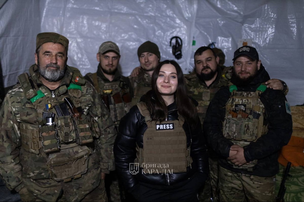 Військкори "5 каналу" знімають з передової: ваша підтримка – їхня безпека 23 Військкори "5 каналу" знімають з передової: ваша підтримка – їхня безпека 23