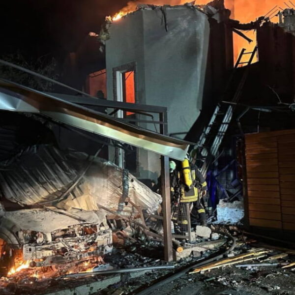 Ворог атакував Одесу: пошкоджено житловий будинок, є поранені, зокрема діти