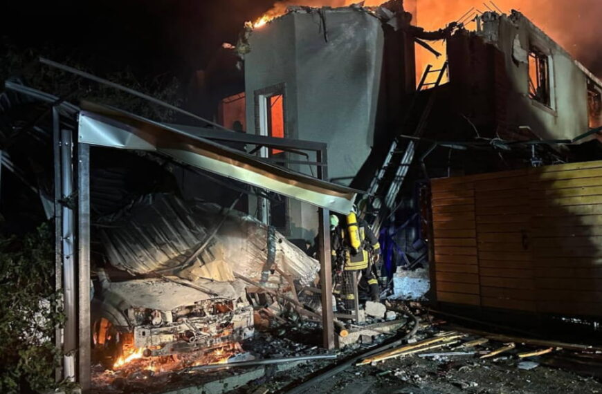 Головна 61 Ворог атакував Одесу: пошкоджено житловий будинок, є поранені, зокрема діти