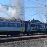 Головна 54 Російські окупанти атакували пасажирський потяг на Харківщині, є постраждалі