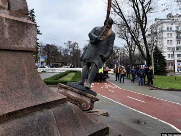 Ломоносова та Державіна більше не вивчатимуть у литовських школах