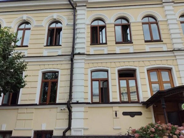 Російський дрон пошкодив територію заповідника “Софія Київська”