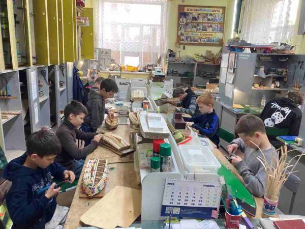 Понад 30 років будувати кораблі: історія аккерманського педагога 9 Процес створення моделі корабля