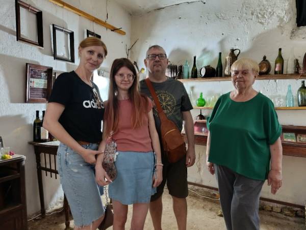 Експозиція, присвячена виноробству, в підвальному приміщенні музею.