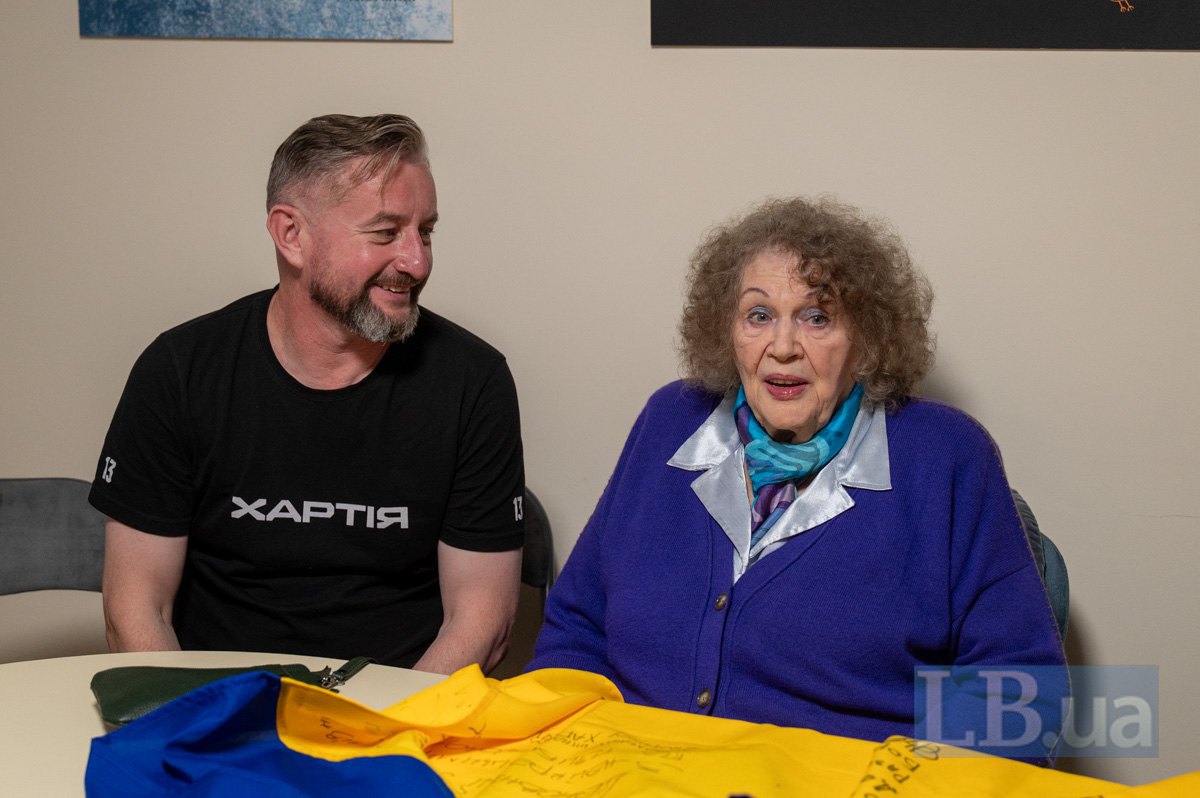 Ліна Костенко: "Дивлюся на вас і радію" – про Марусю Чурай 48