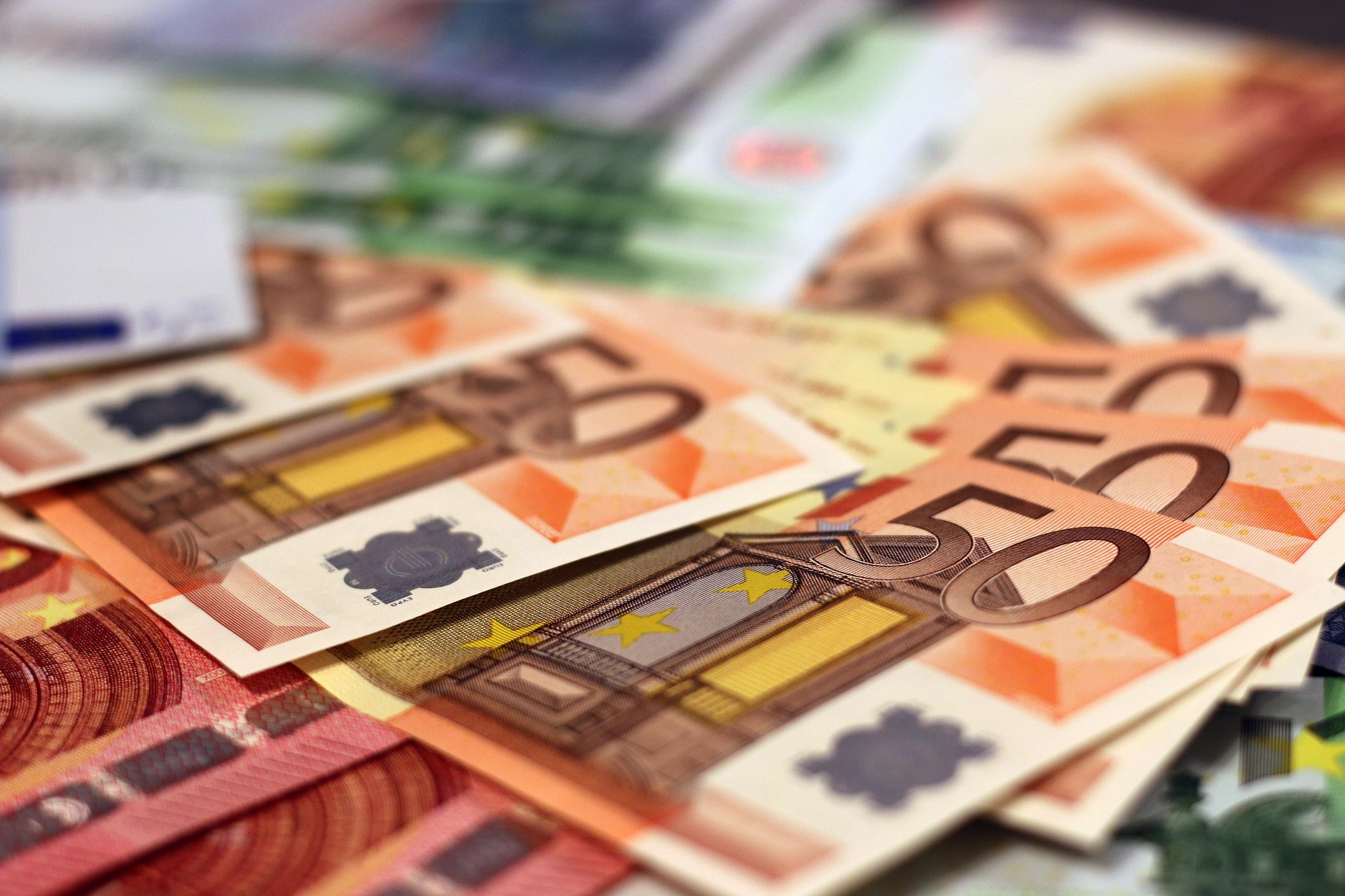 Єврокомісія перерахувала Україні 2,9 мільярда євро 2 Єврокомісія перерахувала Україні 2,9 мільярда євро 2