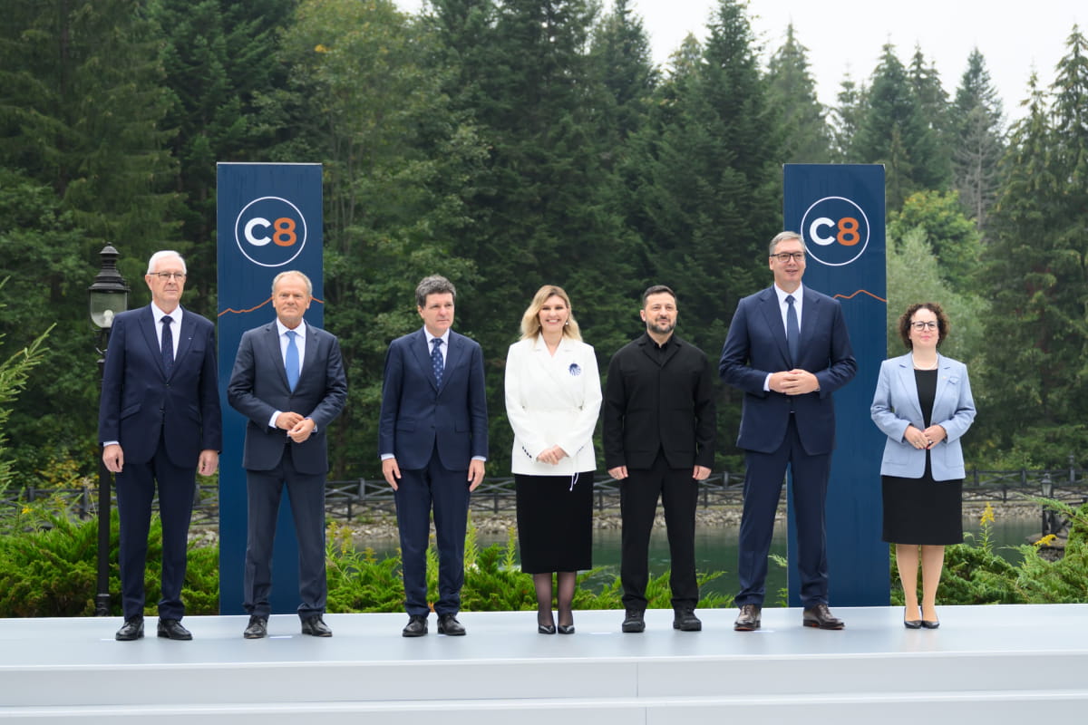 Бюджет-2027: куди мільярди зникають під час війни, поки держава роздає кешбеки та фінансує телемарафон 14 Бюджет-2027: куди мільярди зникають під час війни, поки держава роздає кешбеки та фінансує телемарафон 14
