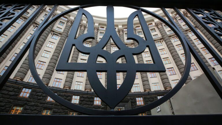 Уряд продовжив пільгові тарифи на світло для українців до кінця опалювального сезону 22 Уряд продовжив пільгові тарифи на світло для українців до кінця опалювального сезону 22