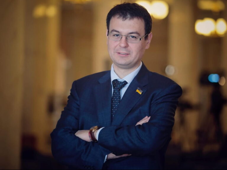 Бюджет-2027: куди мільярди зникають під час війни, поки держава роздає кешбеки та фінансує телемарафон 5