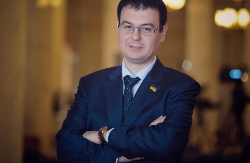 Бюджет-2027: куди мільярди зникають під час війни, поки держава роздає кешбеки та фінансує телемарафон