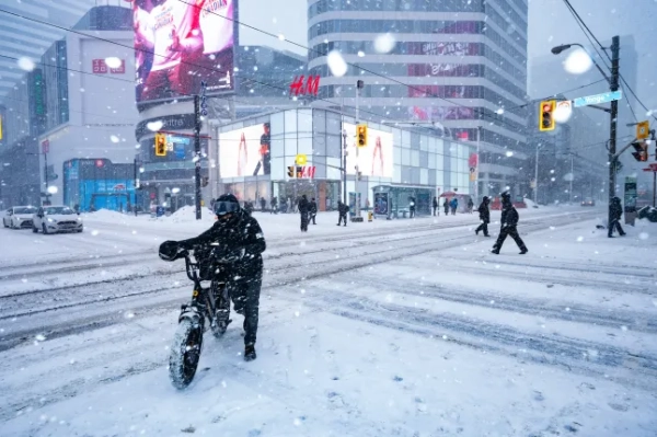 Мера Торонто Олівію Чоу висміяли через помилку зі снігом «56 метрів» 11
