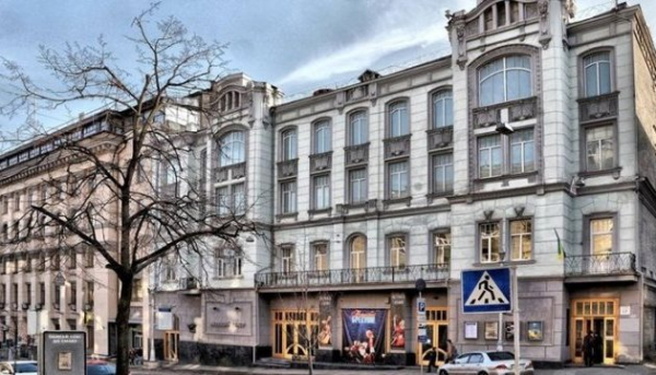 У Молодому театрі відбудеться прем’єра вистави «Жити, не очікуючи смерті» про Сару Бернар