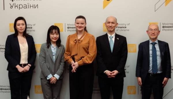 Україна очікує на посилену фінансову допомогу з Японії. 5