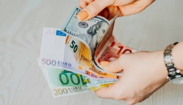 Євро росте в ціні: Курс гривні від НБУ на 27 березня. 3 Євро росте в ціні: Курс гривні від НБУ на 27 березня. 3