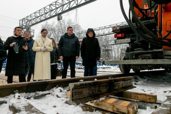 Майже дві тисячі тонн колій від Японії для Укрзалізниці. 6