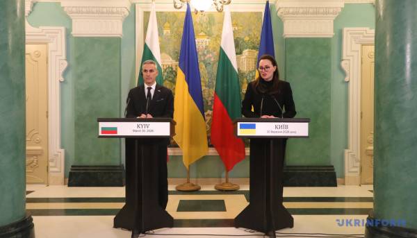 Україна й Болгарія обговорили спільні ініціативи для розбудови альтернативних енергетичних маршрутів Європи. 8