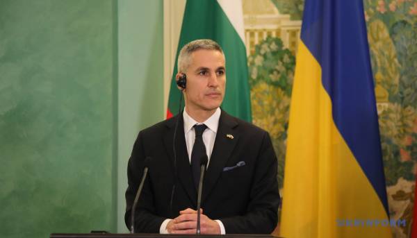 Україна й Болгарія обговорили спільні ініціативи для розбудови альтернативних енергетичних маршрутів Європи. 7