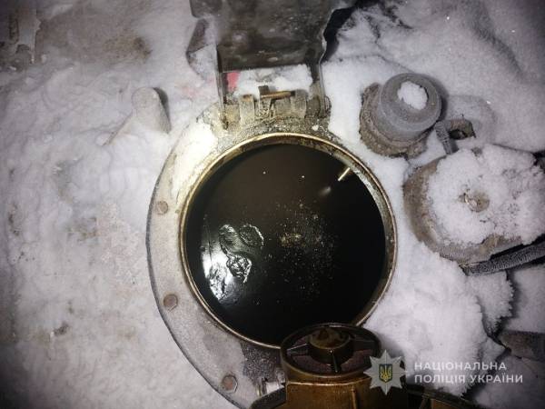 У Сумській області виявили злочинців, що крали нафту з нафтопроводу. 14