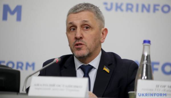 Законотворець оголосив про корективи до законів щодо ветеранського бізнесу. 2 Законотворець оголосив про корективи до законів щодо ветеранського бізнесу. 2