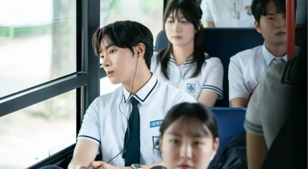 Кадр з роздаткового фільму: Навіть якщо це кохання зникне цієї ночі