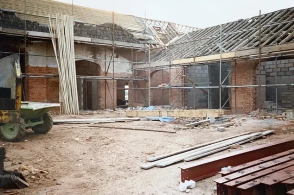 Ми заощадили 80 000 фунтів стерлінгів, самостійно відремонтувавши наш будинок – тепер його неможливо впізнати 16