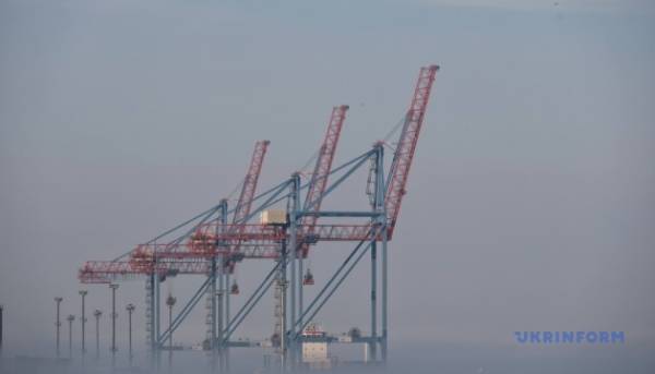 Сільгоспвиробники вимагають відновлення морського імпорту вапняно-аміачної селітри. 2