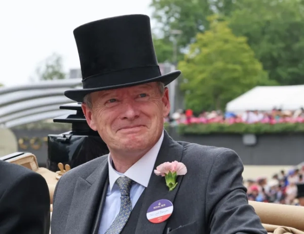 Останній візит Андрія підживлює спекуляції щодо його можливого усунення з черги спадкоємців. 3