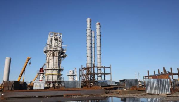 Грузинський нафтопереробний завод припиняє закупівлю російської нафти через ризик санкцій Євросоюзу. 2