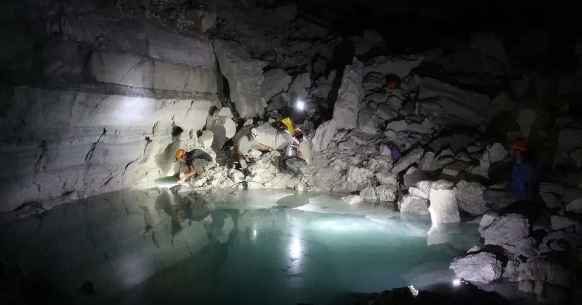 Печера Аялон. Фото професор Амос Фрумкін через GEOMAR