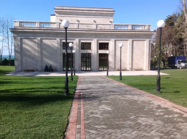 СОЧІ, РОСІЯ – 6 ЛЮТОГО: Загальний вигляд нещодавно збудованої державної резиденції президента Росії Володимира Путіна «Бочаров Струмінь» 6 лютого 2014 року в Сочі, Росія. (Фото Саші Мордовця/Getty Images)