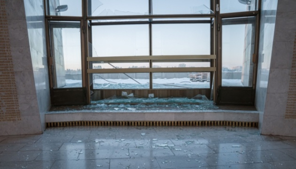 Нічна атака на Київ: росіяни пошкодили зал слави музею історії України у Другій світовій 