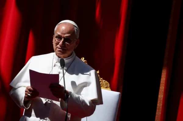 Папа Лев XIV відвідує зустріч з молоддю та катехуменами біля церкви Святої Девоти в рамках одноденної поїздки до Монако, 28 березня 2026 року. REUTERS/Guglielmo Mangiapane