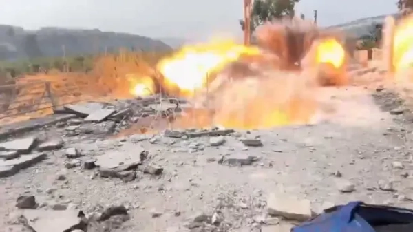 Момент ізраїльського удару ледь не оминув англійського кореспондента на російському державному телебаченні