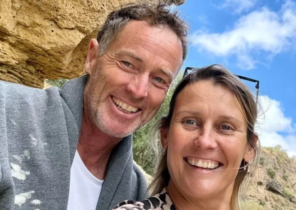 ЗАБОРОНЕНО ДО 16:00 ЧЕТВЕР, 28 СЕРПНЯ Без дати Фотографія Ліндсі та Крейга Форманів, роздатковий матеріал для родини. Родина британської пари, затриманої в Ірані, запросила термінову зустріч з міністром закордонних справ після того, як пару «раптово доставили» до зали суду в столиці країни. Пару взяли під варту в січні під час навколосвітньої подорожі на мотоциклах, а пізніше їм було пред'явлено звинувачення у шпигунстві. Подружжя зі Східного Сассексу заперечує звинувачення. Дата випуску: четвер, 28 серпня 2025 року. Фото PA. Авторство фотографії має бути зазначено: Family handout/PA Wire ПРИМІТКА ДЛЯ РЕДАКТОРІВ: Це фото з роздаткового матеріалу може використовуватися лише для редакційних репортажів для сучасної ілюстрації подій, речей або людей на зображенні або фактів, згаданих у підписі. Повторне використання зображення може вимагати додаткового дозволу від власника авторських прав.