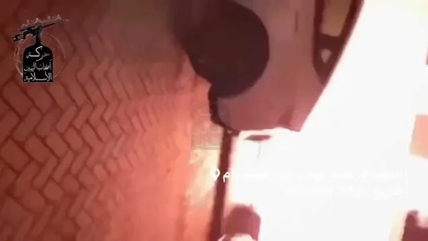 Розпочато розшук підозрюваного після того, як він зняв на відео вибух біля єврейської школи 2