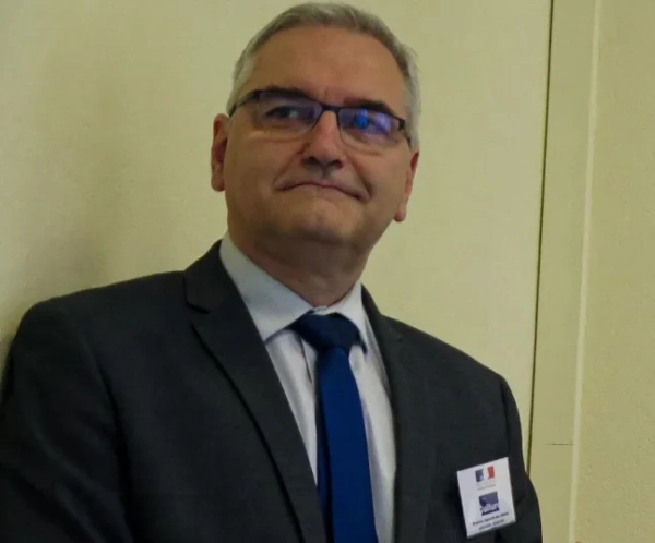 Французький держслужбовець "підживлював жінок наркотиками на співбесідах, щоб вони обмочилися" 5 Крістіан Негре