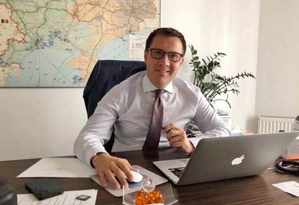 Жорстокі шляхи: Фінансування нового "масштабного будівництва" 12