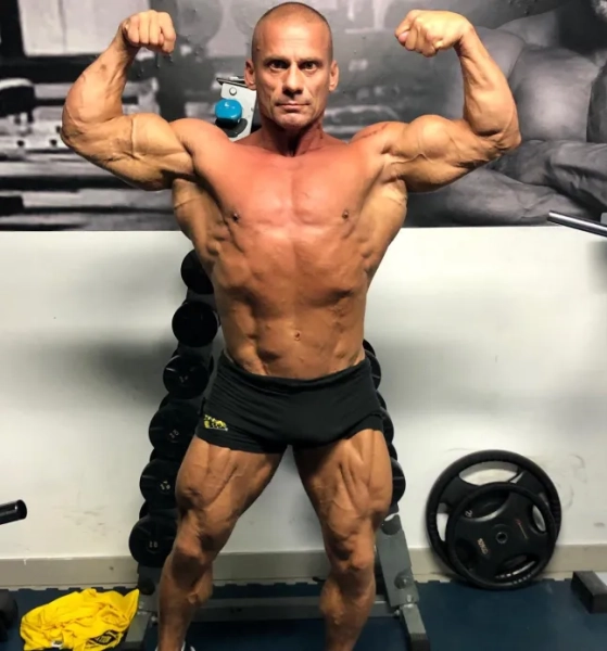 Силач бореться за життя після серцевого нападу Луїс Антоніо Відаль Батлер ВЗЯТО БЕЗ ДОЗВОЛУ ІЗ СОЦІАЛЬНИХ МЕРЕЖ