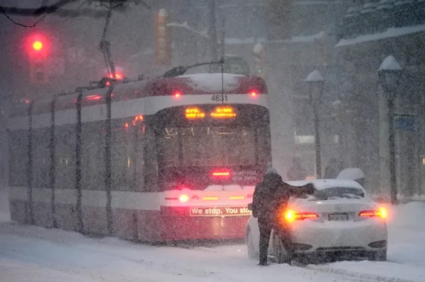 Мера Торонто Олівію Чоу висміяли через помилку зі снігом «56 метрів» 10
