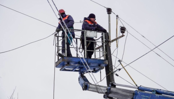 Над відновленням світла та тепла у столиці працюють понад 160 бригад - Свириденко