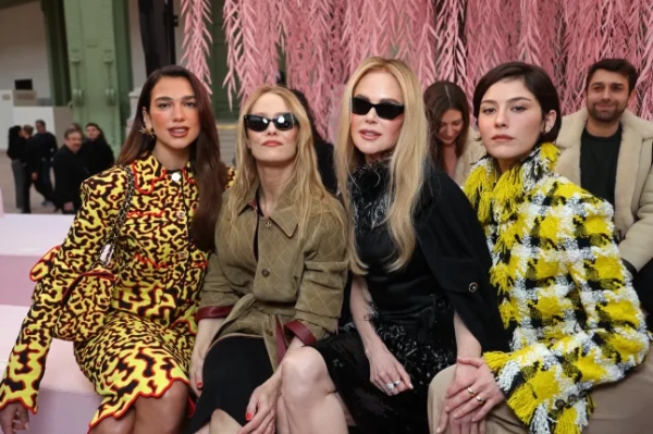 Ніколь Кідман привернула увагу на Тижні моди в Парижі завдяки еротичному образу її доньки Сандей Роуз 9