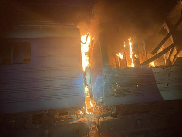 Нічний удар росіян пошкодив залізничну інфраструктуру: двоє поранених серед персоналу. 7