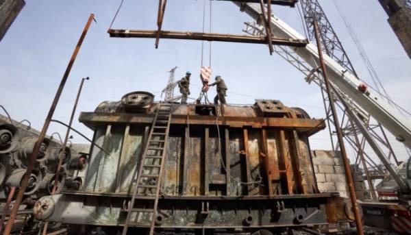 Кабмін почав фінансування фахівців з критичної інфраструктури, залучених до усунення руйнувань після атак. 2