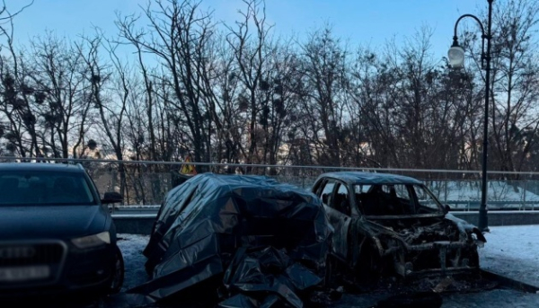 У Києві затримали зловмисників, які спалили два автомобілі на Новопечерських Липках