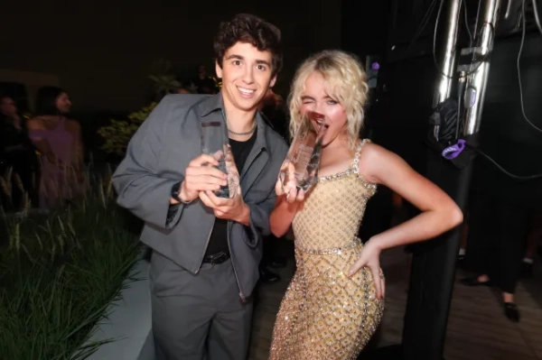 51-річного Дакса Шепарда назвали «моторошним дядьком» після коментарів Сабріни Карпентер. 12