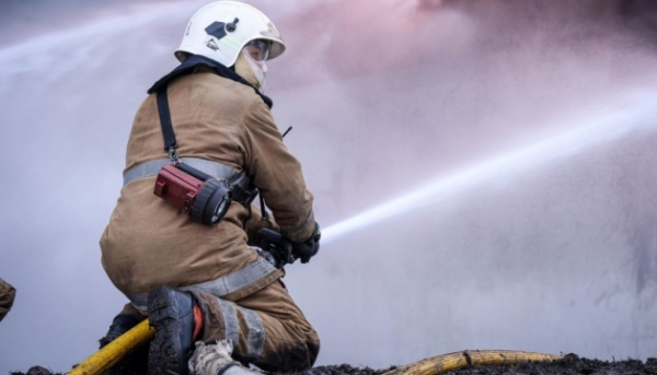 У трьох районах Києва зафіксували падіння уламків після ворожої атаки