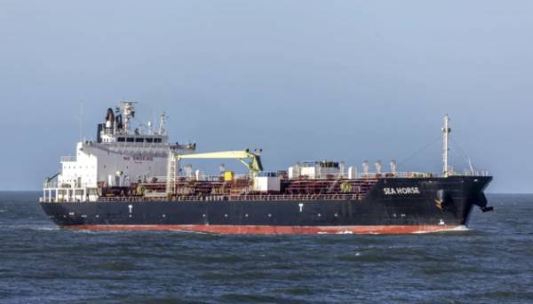 Зеленський: Україна та Євросоюз узгоджують правові рамки вилучення нафти з суден "тіньового" флоту. 2