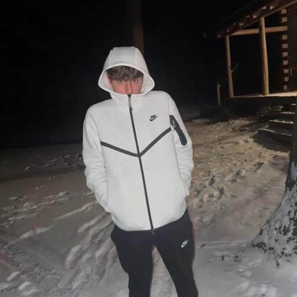 ОРІГІНАЛЬНИЙ ютубер MSN, який намагався пробратися на острів Епштейна, описує побачене фото: nicogrigg