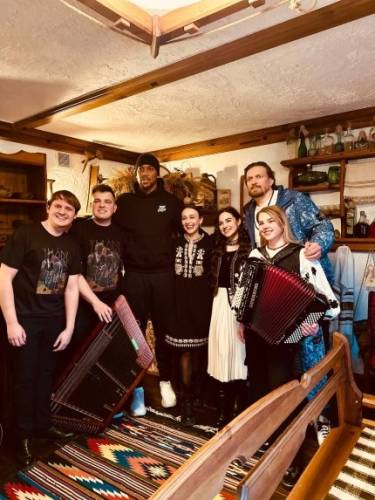 Мандруємо в Київ з Ентоні Джошуа. Несподівана звістка від Усика — ролик 4